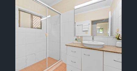 Modern Family Home in Quiet Cul-de-Sac - Photo 2