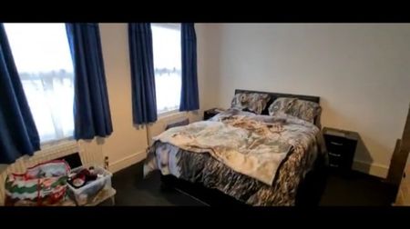 1 Bed Flat, Star Road, RG4 - Photo 3