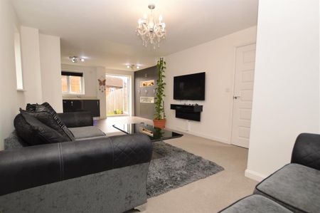 3 bedroom semi-detached house to rent - Photo 4