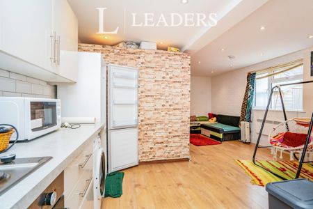 apartment to rent Pool Road, Leicester, LE3 - Photo 5