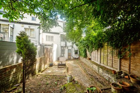 🏡 Modern Flat with Balcony in London Fields 🏡 - Photo 5