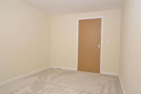 B Bowthorpe Drive, Brockworth, Gloucester, GL3 - Photo 5