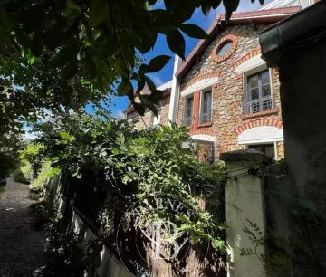 Maison • Reine-Mairie - Photo 4