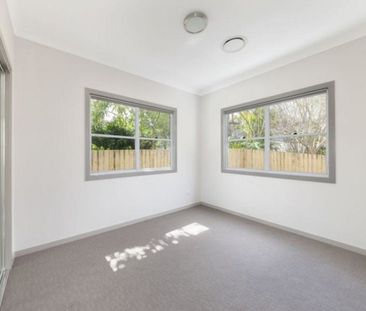 Huge Court yard, Style, Space. - Photo 3