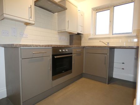 Bute Avenue Flat 3 - Photo 2