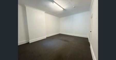 Comfortable One-Bedroom Unit - Photo 5