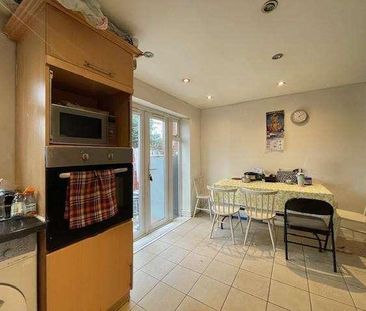 Methuen Road, Edgware, HA8 - Photo 2
