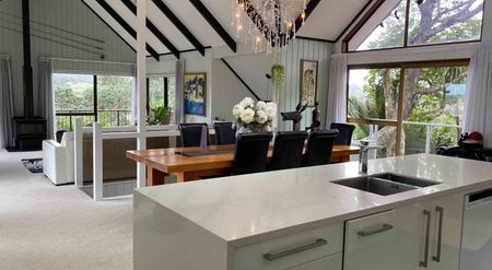 Tranquil Riverside Retreat amidst a Native Bus... - Photo 2