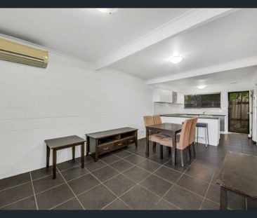 2 BEDROOM TOWNHOUSE - Photo 1