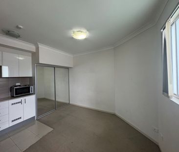 Modern Studio in Prime Location&excl;&excl; - Photo 3