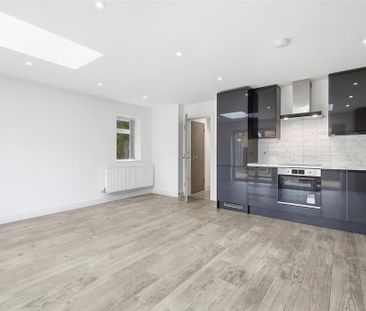 3 bedroom detached house to rent - Photo 5