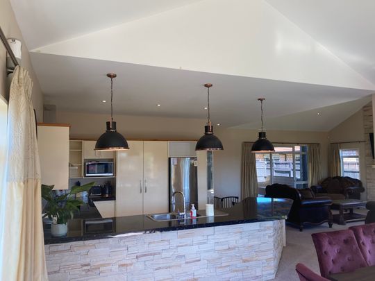 Large Executive Home - Photo 1