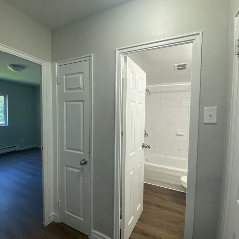 One Bedroom Apartment - Photo 1