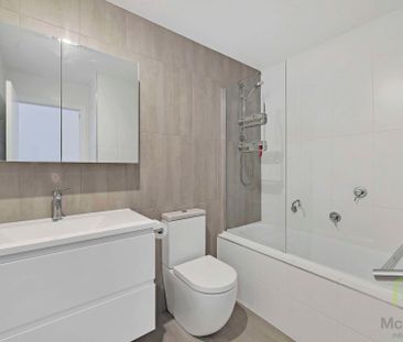 Water views! Waterfront town house in Greenway's Shoreline Villas - Photo 3