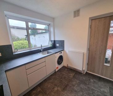 3 bedroom semi-detached house to rent - Photo 5