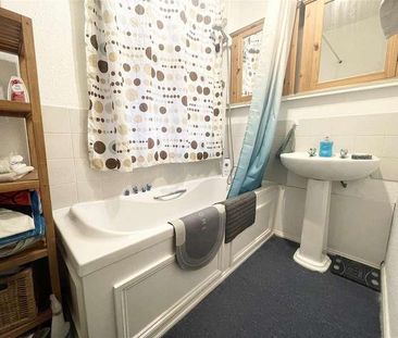 Surbiton, KT6 - Photo 6