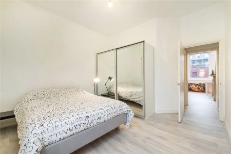 1 bedroom flat in Camden - Photo 2