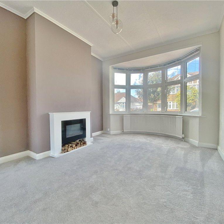 Cheyne Avenue, Twickenham, TW2 6AN - Photo 1