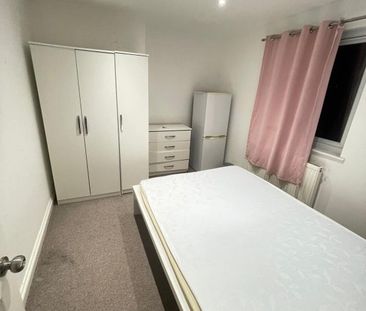 Room in a Shared Flat, Romeyn Road, SW16 - Photo 2