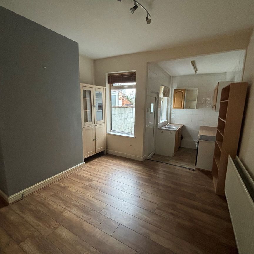 Burnside Street - Photo 1