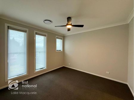 STUNNING THREE BEDROOM HOME IN BARNSLEY - Photo 5