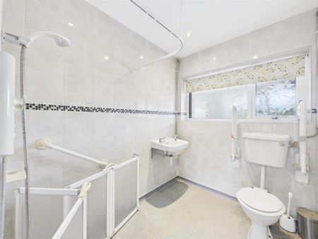 2 bedroom bungalow to rent - Photo 3