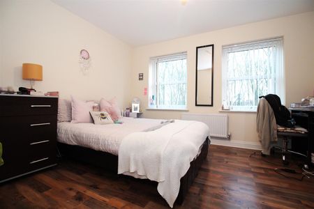 Blue Fox Close, Leicester, Leicestershire, LE3 0EE - Photo 5