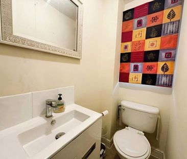 4 bedroom terraced house to rent - Photo 6