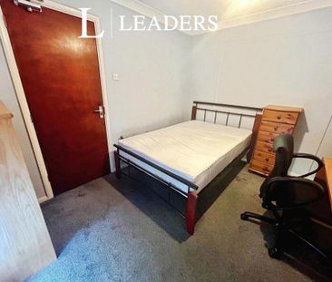 1 bedroom in a house share to rent - Photo 4