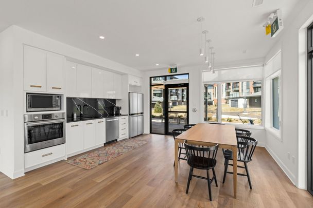 For Lease - 611 WANAKI Road Unit# 102, Manor Park - Cardinal Glen and Area, Ontario - Photo 1