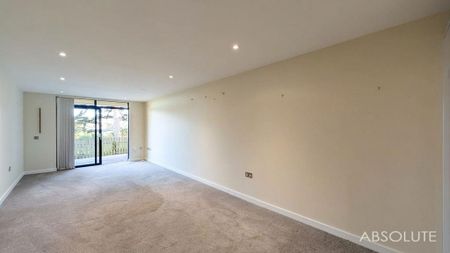 2 bedroom ground floor flat to rent - Photo 2