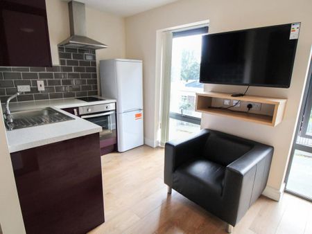 Studio to rent - Photo 2