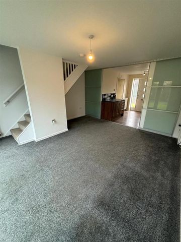 3 bedroom semi-detached house to rent - Photo 4