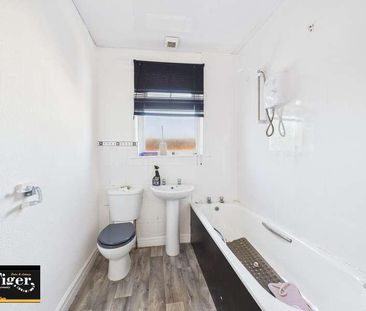 Greenwood Avenue, FY1 - Photo 1