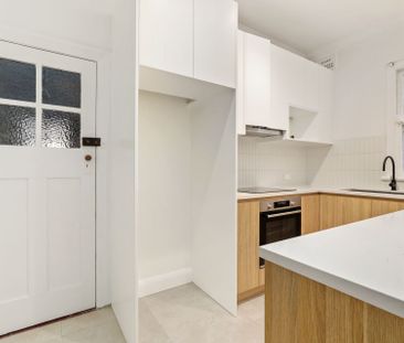 Art Deco garden apartment - exclusive seaside locale - Photo 5