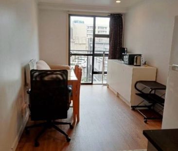 Apartment in Queen St - Photo 5