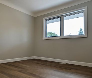 For Lease - 5 Bertram Drive, Hamilton, Ontario - Photo 1