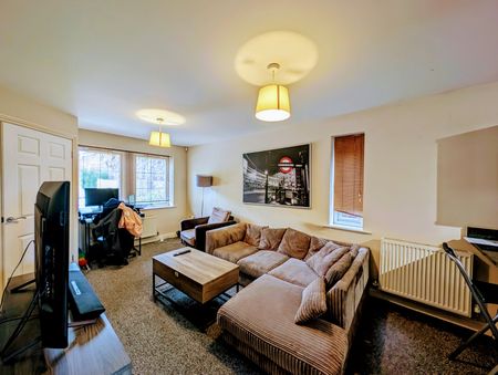 2 bedroom terraced house to rent - Photo 2