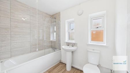 3 bedroom end of terrace house to rent - Photo 4