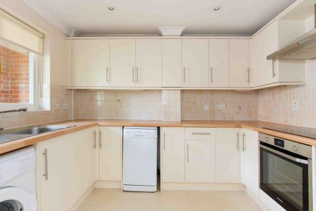 2 bedroom flat to rent - Photo 4