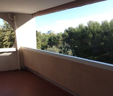 Location Appartement 4 pièces 80m² MARTIGUES 13500 - Photo 4