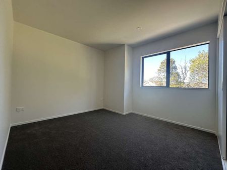 Brand new townhouse - Photo 2