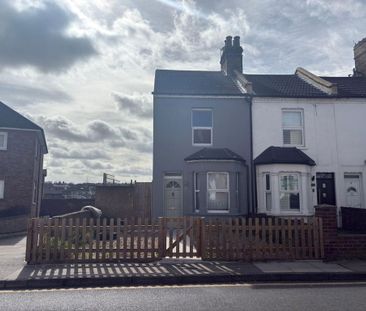 2 bedroom end of terrace house to rent - Photo 5