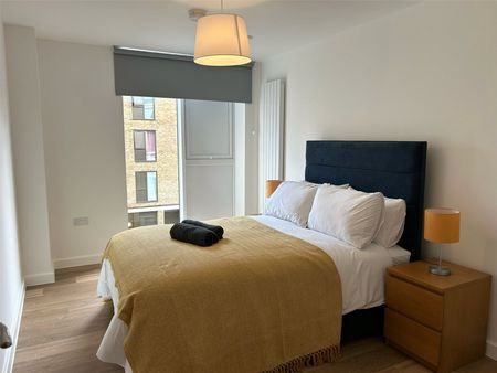 Spitfire Chase, Walton-on-Thames, Surrey, KT12 flat to rent - Photo 3