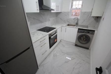 1 bedroom ground floor flat to rent - Photo 4