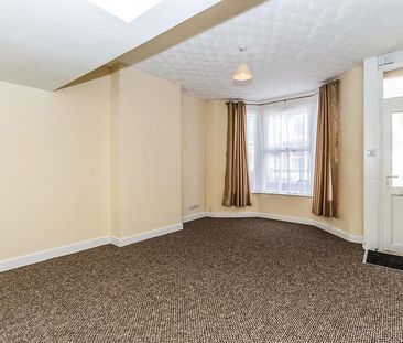 2 bedroom house to rent Carnarvon Road, Portsmouth, PO2 - Photo 1