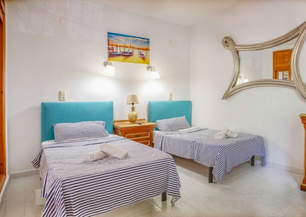 Villa for rent in Cumbre del Sol with 5 bedrooms