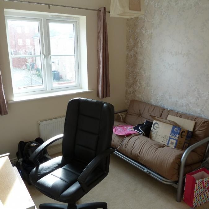 3 bedroom semi-detached house to rent - Photo 1