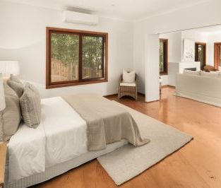 Creative Pittwater Retreat with Sweeping Water Views - Photo 3