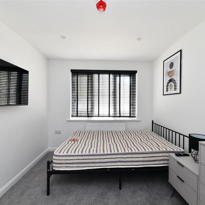 1 bedroom in a house share to rent - Photo 1